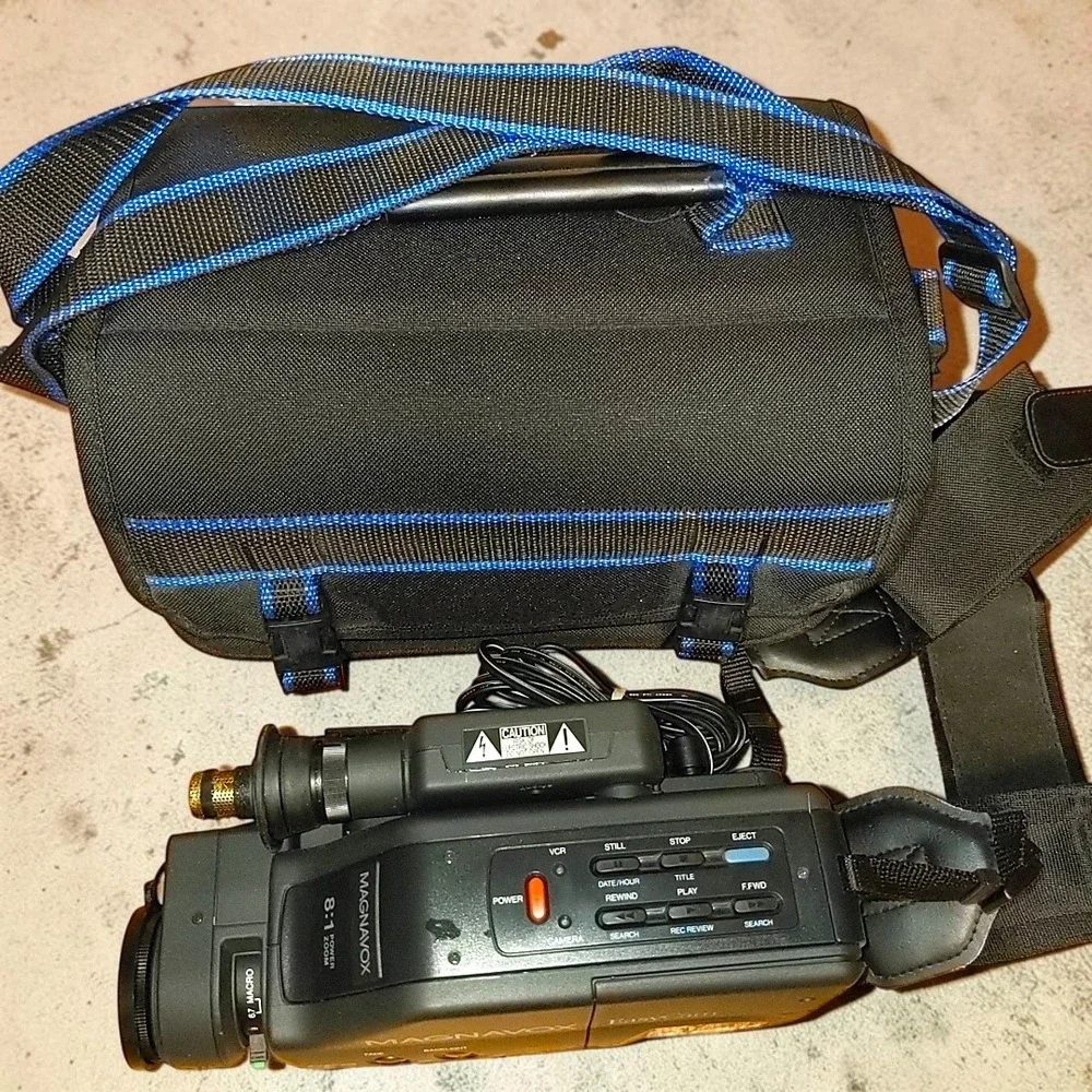 VTG 1992 Magnavox EasyCam CVN715AV01 8mm Camcorder Video Camera Bag Strap Parts